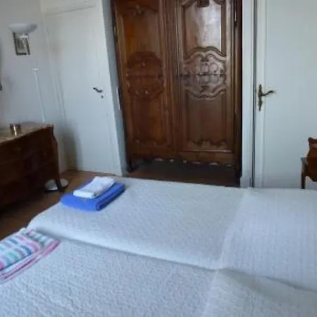 Sleeps 6 Air Con Wifi