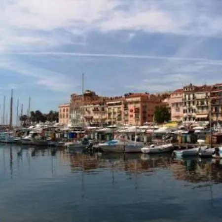 Sleeps 6 Air Con Wifi * Cannes
