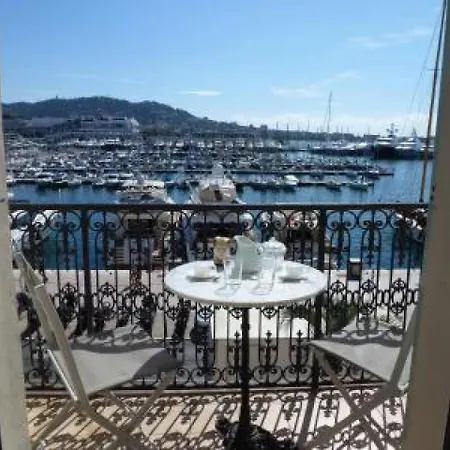 Sleeps 6 Air Con Wifi Cannes